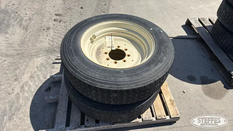 (2) Michelin 255/70R22.5 tires Construction Equipment Tire