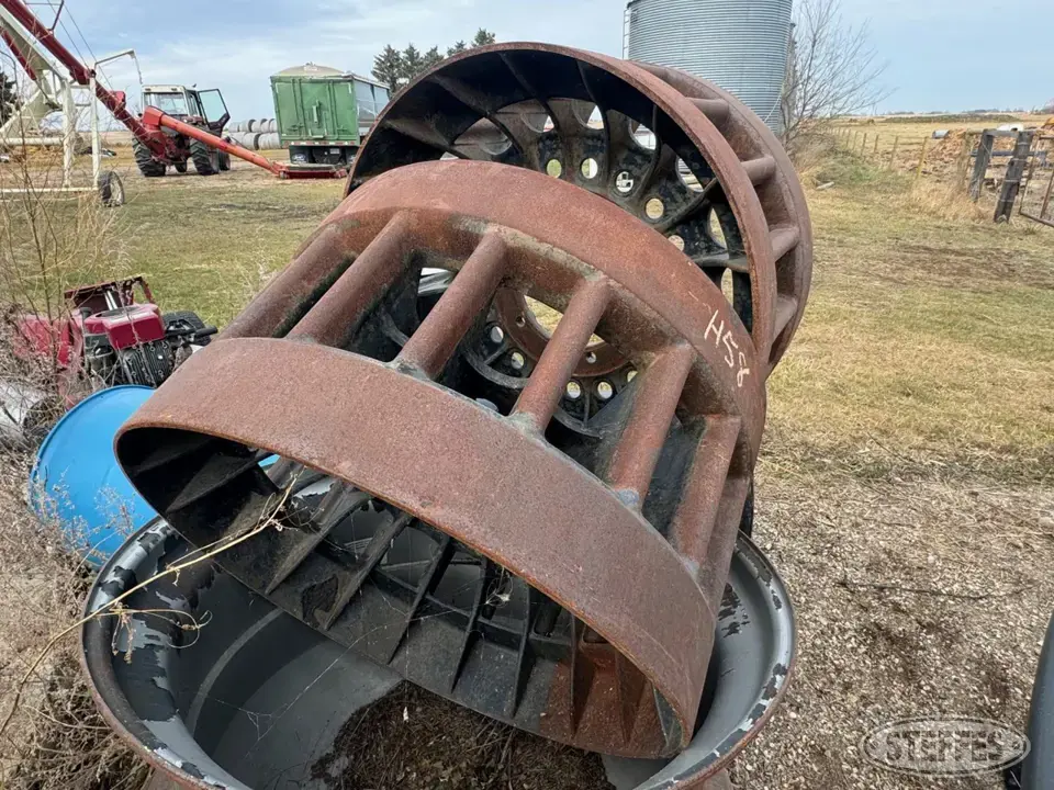 Case IH Quadtrac Drive Wheels Farm Support Item