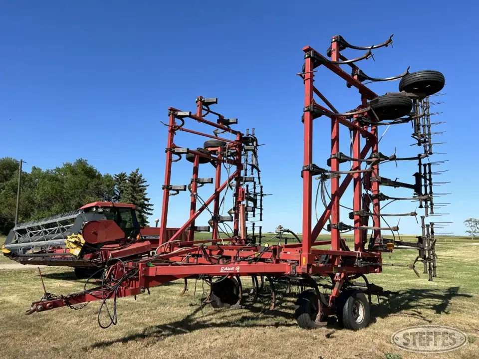 Case IH 5800 Chisel Plow