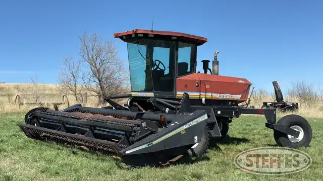1997 MacDon 9300