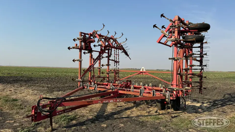 Wil-Rich 3400 Field Cultivator