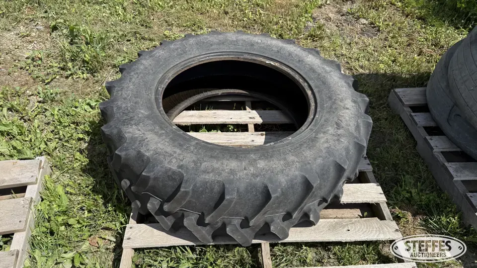Firestone SATII 12.4-24 tire Tractor-Implement Tire