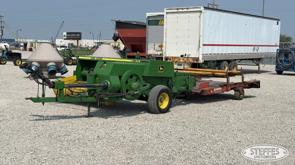 John Deere 348 Square Baler