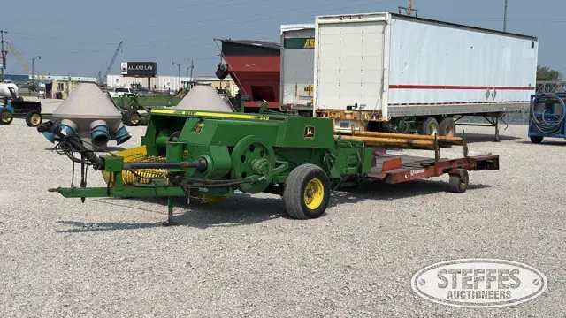 John Deere 348