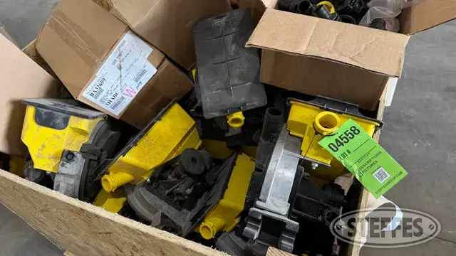 (24) John Deere MaxEmerge 5 meters