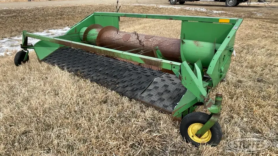 1983 John Deere 212 Pickup Head