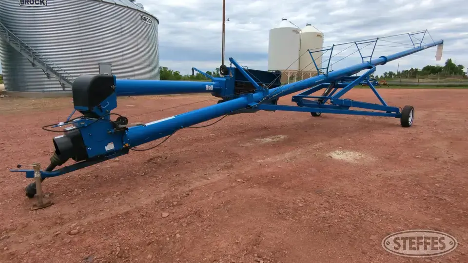 2009 Brandt 1070 Swing Hopper Auger