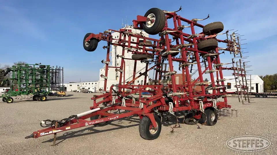 2002 Wil-Rich QUAD X Field Cultivator
