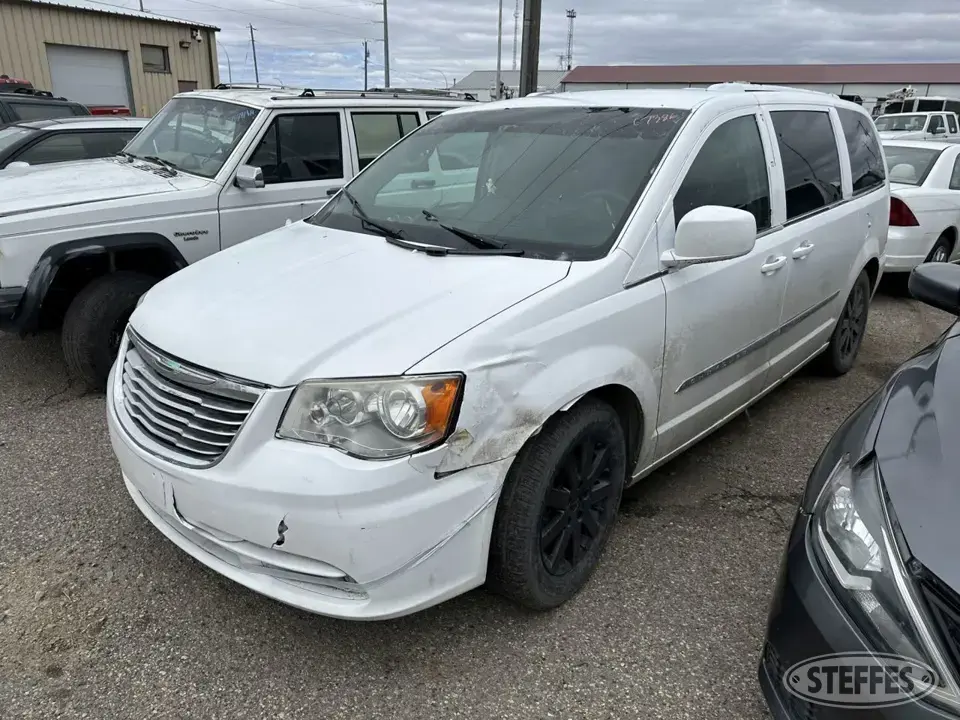 2013 Chrysler Town & Country Touring Van