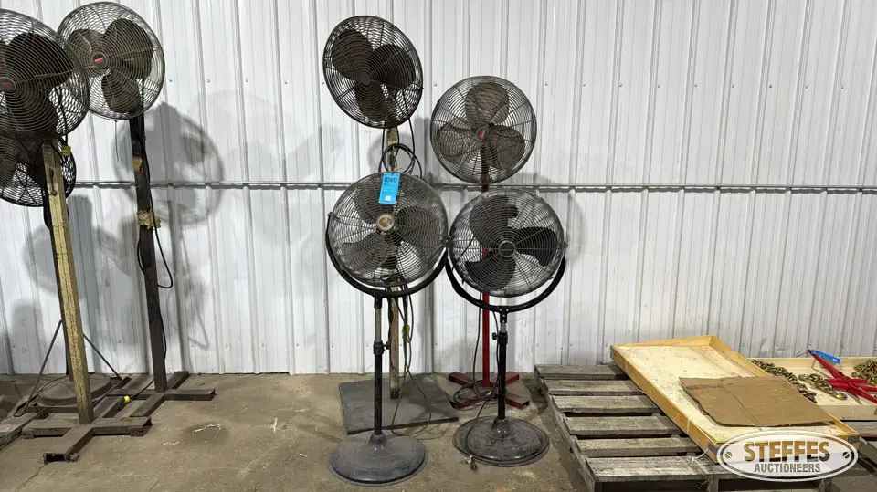 (4) Fans