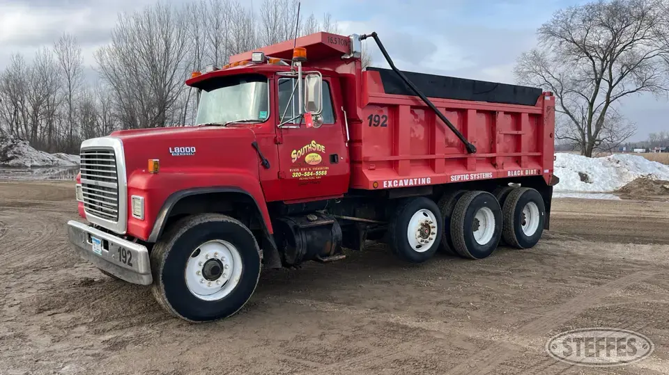 1992 Ford L8000 Dump Truck