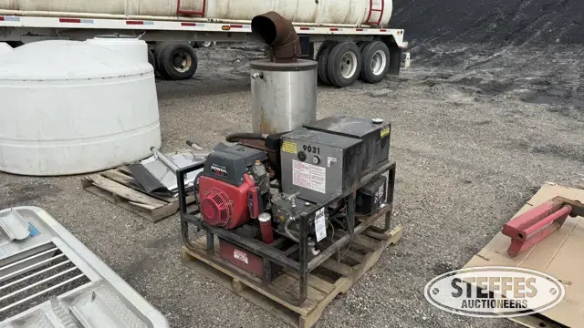 Hot water pressure washer