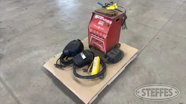 Forney F225