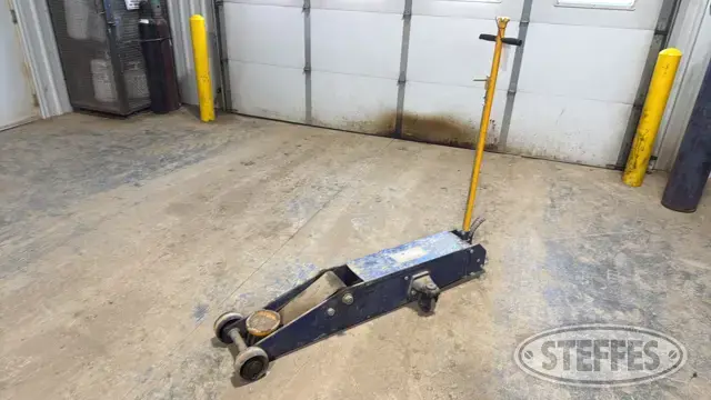 Napa HD floor jack