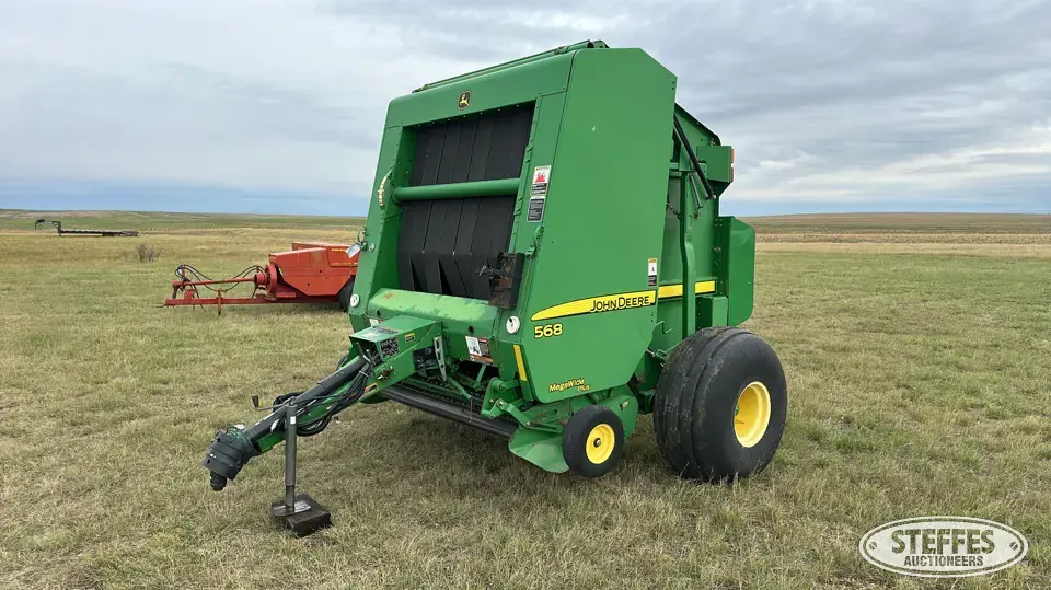 2009 John Deere 568 Round Baler