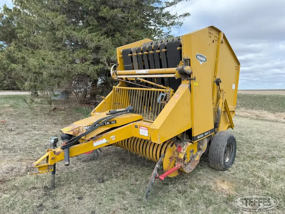 Vermeer 605G Round Baler