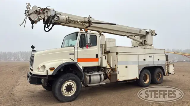 2000 Freightliner FL112