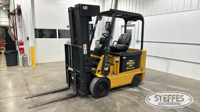 CAT E6000