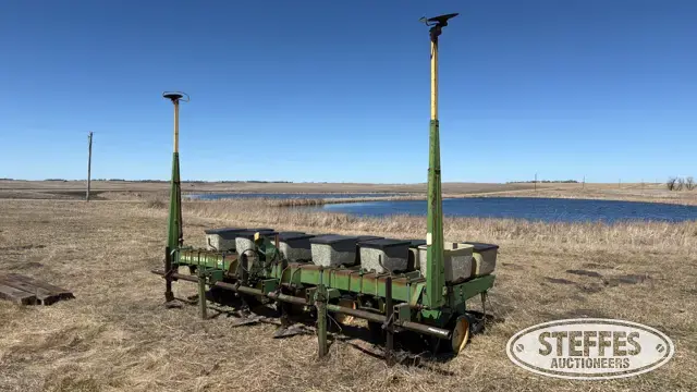 John Deere 7100