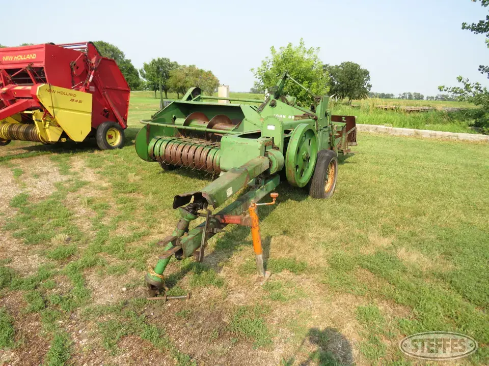 John Deere 14T Square Baler