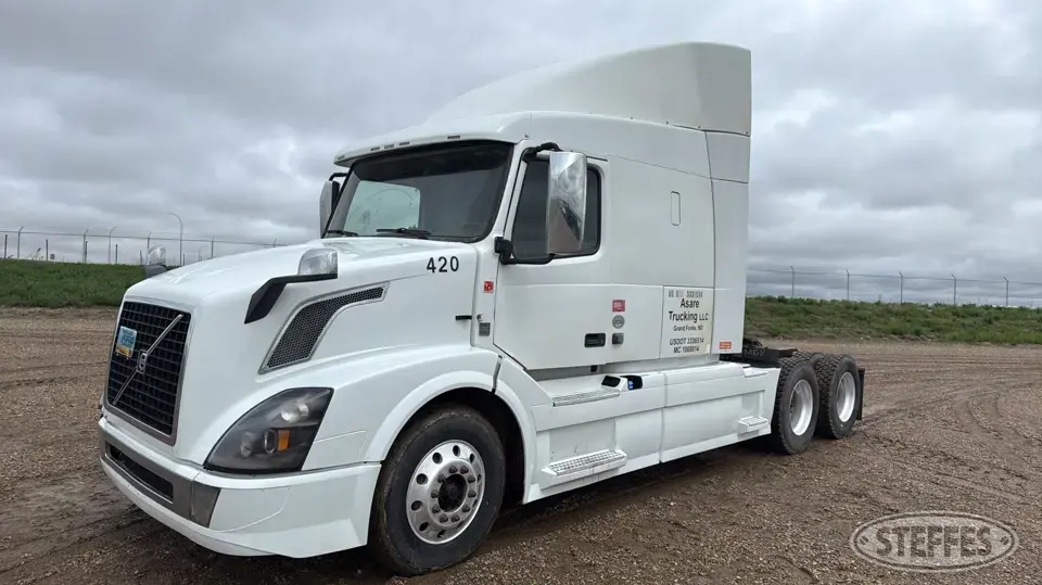2016 Volvo VNL Conventional Truck with Sleeper