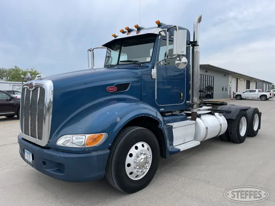 2007 Peterbilt 386 Conventional Truck without Sleeper