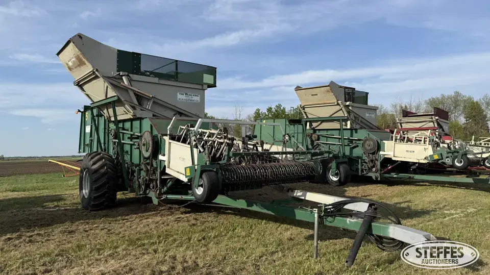 1991 Bob Equipment Bean King Model 666 Edible Bean Combine