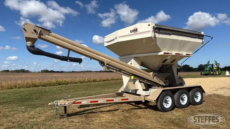2013 Unverferth Seed Runner 3750 Bulk Seed Tender Trailer