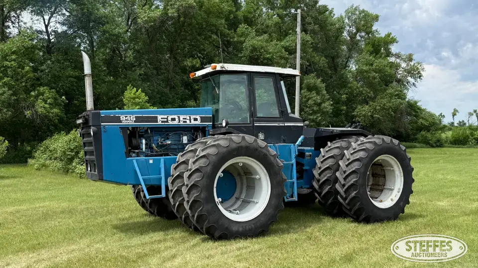 1993 Ford Versatile 946 4WD Tractor