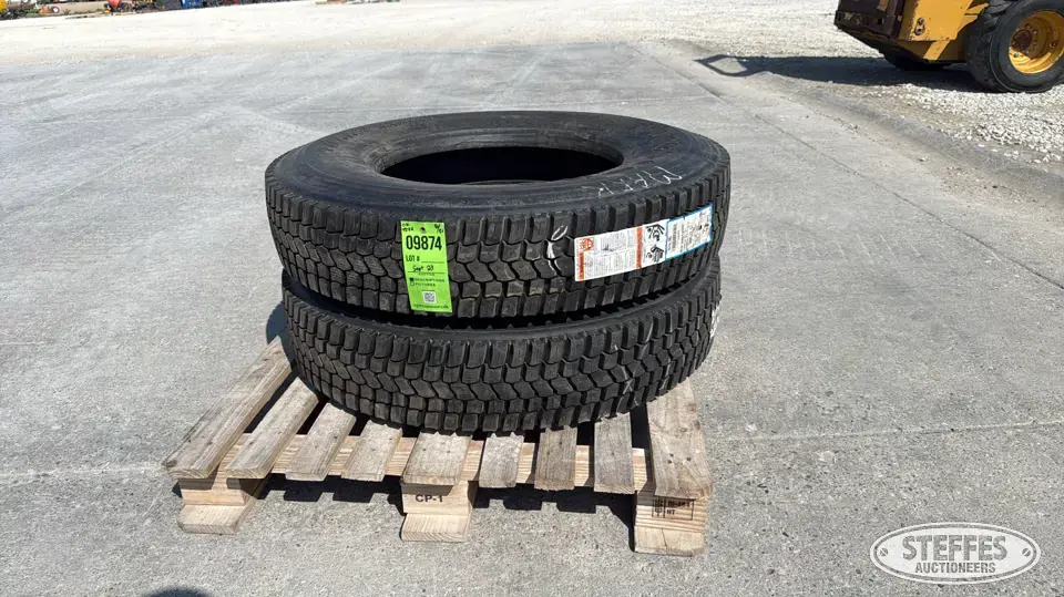 (2) Firestone FD663 10R22.5 tires Truck Tire