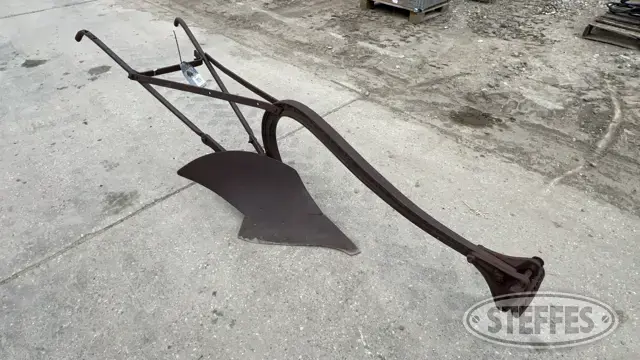 Single bottom antique plow