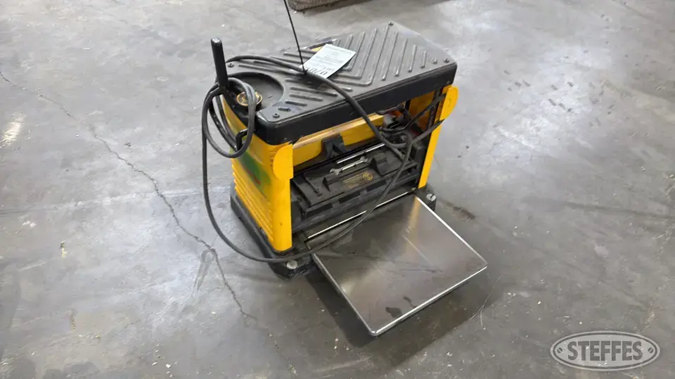 DeWalt DW733 Power Tool