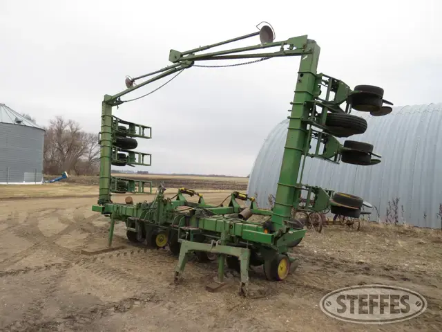 John Deere 7100