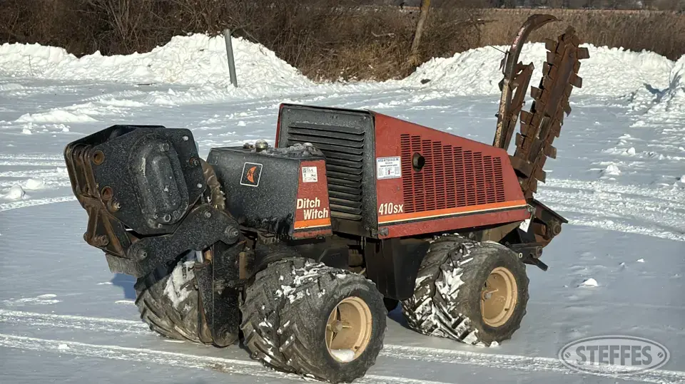 Ditch Witch 410SX Trencher