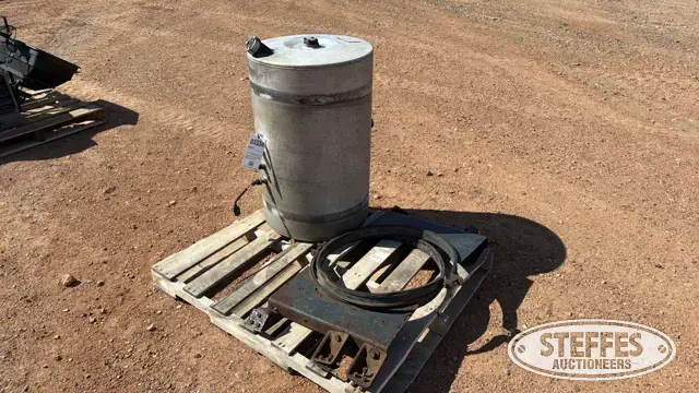 Side mounted tank