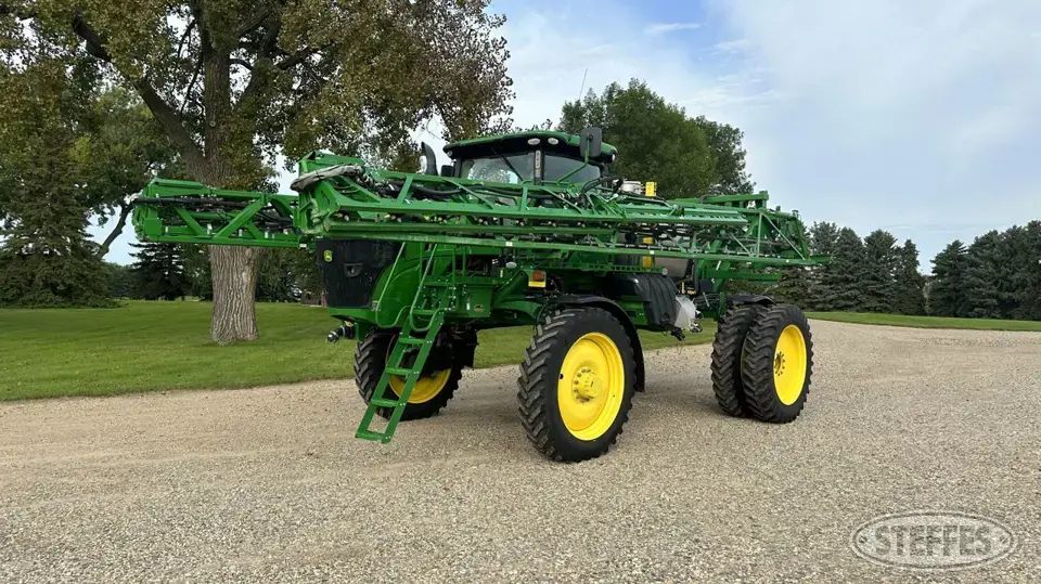 2018 John Deere R4038 Self-Propelled Sprayer