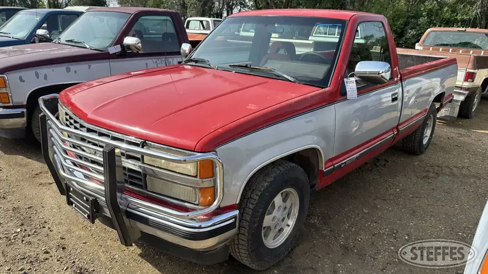 1993 Chevrolet Silverado C1500 Half Ton Pickup