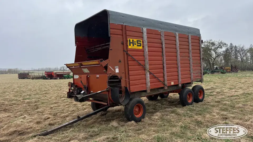 H&S XL-83 Forage Wagon