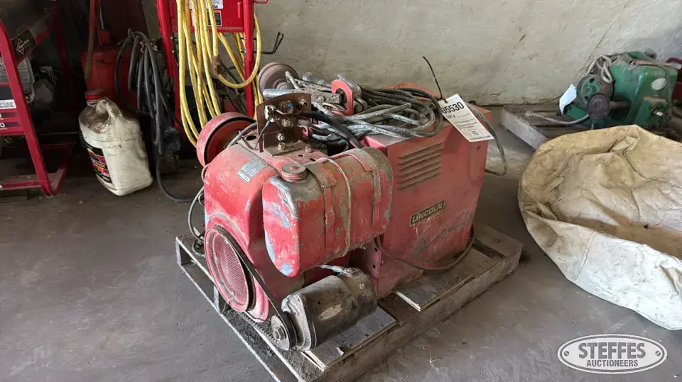 Lincoln Weldanpower 150 Welding