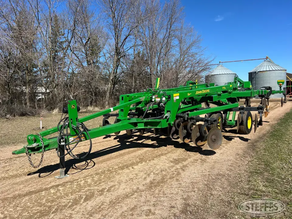 2012 John Deere 2700 Ripper
