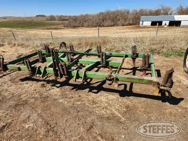 John Deere 100