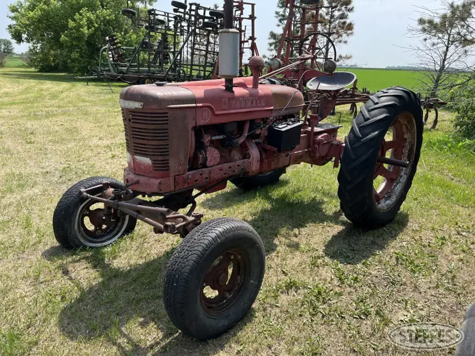 1942 International H Collectible Show Tractors-Stationary Engine