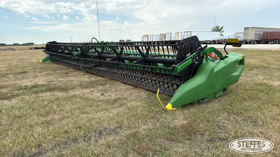 2022 John Deere RD40F Draper Head