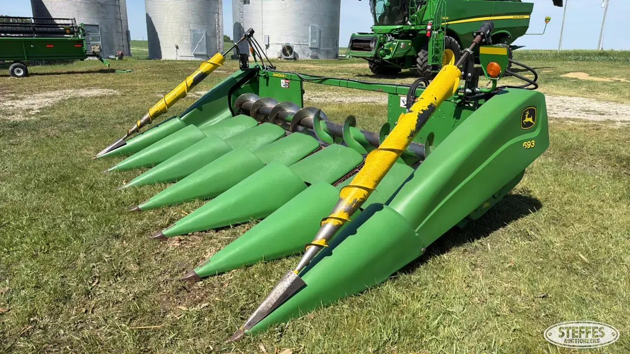 2003 John Deere 693 Corn Head