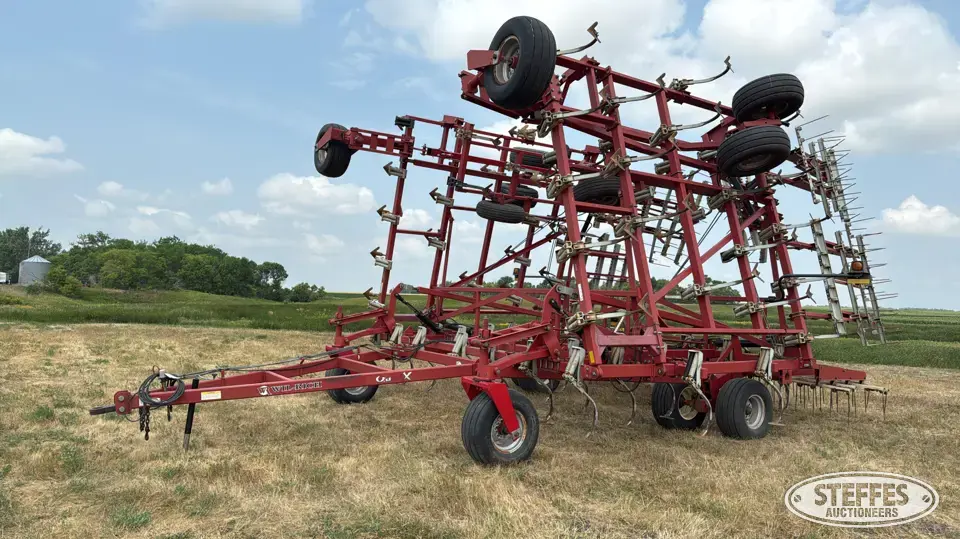 2004 Wil-Rich Quad X Field Cultivator