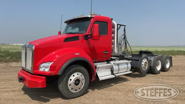 2023 Kenworth T880