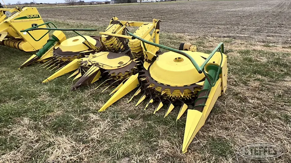 John Deere 676 Forage Harvester Head