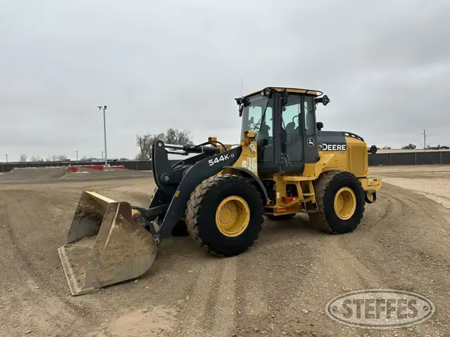 2017 Deere 544K