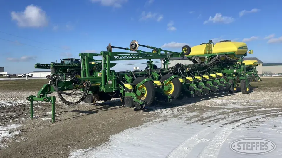 2017 John Deere 1775NT 12 or More Row Planter
