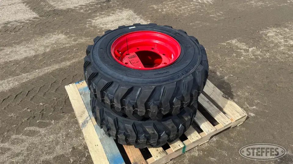 (2) Beaver 12-16.5 skid steer tires Construction Equipment Tire